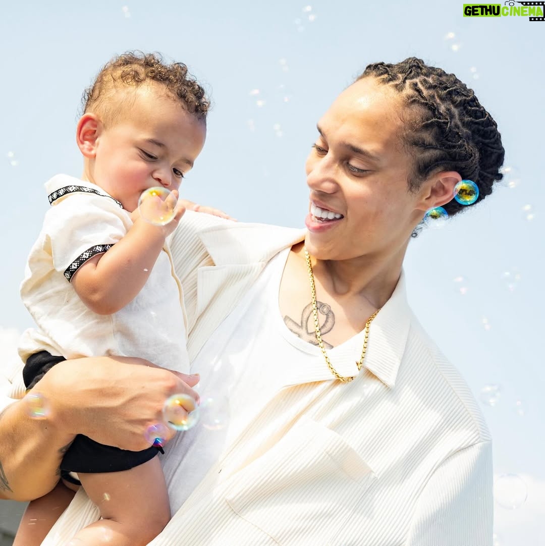 Brittney Griner - 65.1K Likes - 1️⃣ whole year of Bash 🦕🥏🐳👔 … I love you son 👑… Know i’m 10 toes down behind you, always! The world is yours my young King 🤴🏽
