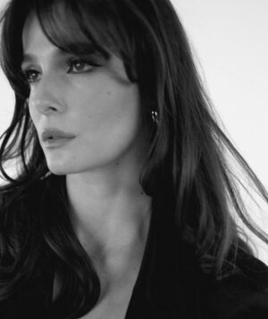 Büşra Develi Instagram - 🖤