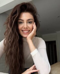 Actress Burcu Binici HD Photos and Wallpapers October 2025
