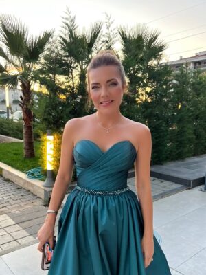 Burcu Kara Instagram - Hem mutlu,hem duygusal bir gece.Nicelerine.🙏🏼🥹❤️💍