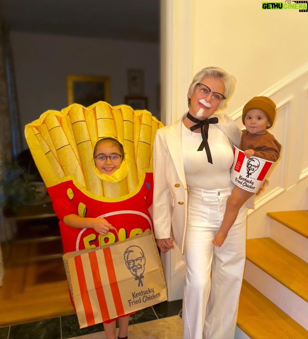 Caroline Manzo - 22.6K Likes - My little “5” piece nugget and my small fry. ❤️🩵🩷 @laurenmanzo @chelseajmanzo @albiemanzo @kfc