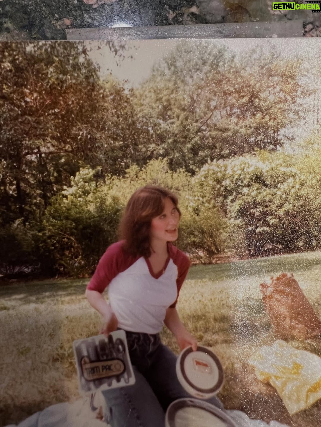Caroline Manzo - 18.6K Likes - This is a 19 year old Caroline on a picnic with her new boyfriend, Albert. ❤️❤️