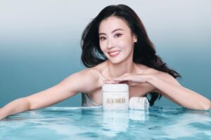 Cecilia Cheung Instagram - 深蓝治愈💙
 #LaMer
