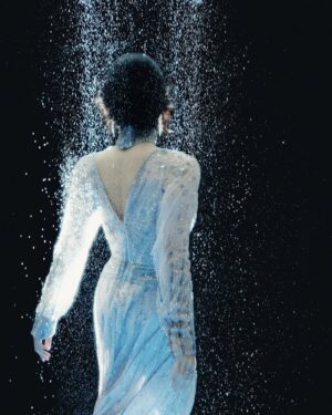 Cecilia Cheung Instagram - 星河坠入碧波，每一帧皆是永恒
@HouseOfDancingWater @CityofDreamsMacau
#水舞間#CityOfDreamsMacau