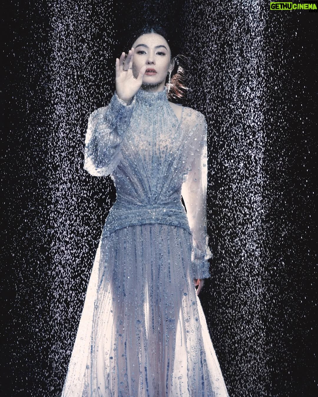 Cecilia Cheung - 36.1K Likes - 星河坠入碧波，每一帧皆是永恒
@HouseOfDancingWater @CityofDreamsMacau
#水舞間#CityOfDreamsMacau