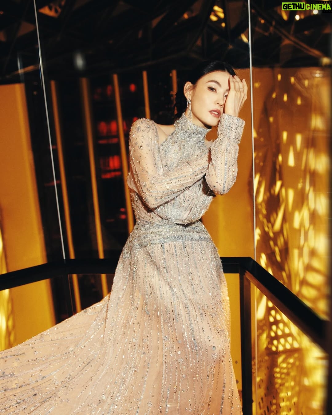 Cecilia Cheung - 36.1K Likes - 星河坠入碧波，每一帧皆是永恒
@HouseOfDancingWater @CityofDreamsMacau
#水舞間#CityOfDreamsMacau