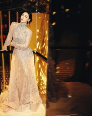 Cecilia Cheung Instagram - 星河坠入碧波，每一帧皆是永恒
@HouseOfDancingWater @CityofDreamsMacau
#水舞間#CityOfDreamsMacau