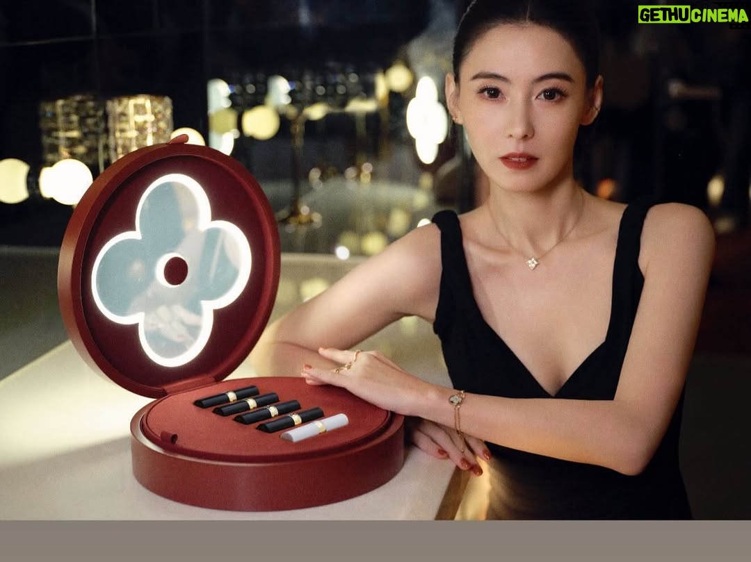 Cecilia Cheung - 28.9K Likes - 优雅之色，一抹檀红💄
#PatMcGrath #LVBeauty @louisvuitton