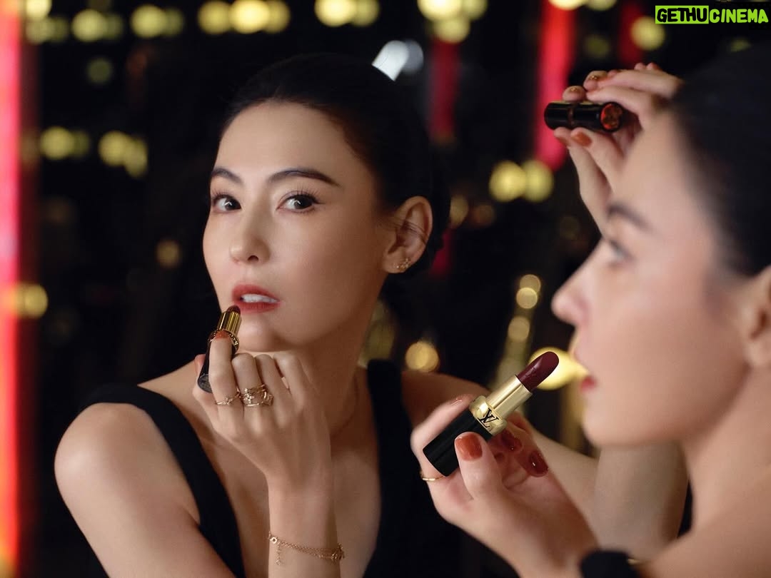Cecilia Cheung - 28.9K Likes - 优雅之色，一抹檀红💄
#PatMcGrath #LVBeauty @louisvuitton