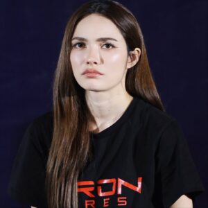Charlotte Austin Instagram - Tron: Ares เข้าฉายแล้ว ใครชอบแนวโลกมัลติเวิร์ส แอคชั่น โลกอนาคต ห้ามพลาด!! สนุกมาก ฉาก CG อลังการสุดๆ แต่ต้องดูที่ @majorgroup แสง สี เสียง คือคุ้ม เหมือนหลุดเข้าไปในหนัง 

ไปดูมาแล้วรีวิวกันด้วยนะ ส่วนตัวชอบมาก ((ขอบคุณทุกคนที่มาดูหนังด้วยกันนะคะ))

Tron: Ares ทรอน:แอรีส วันนี้ในโรงภาพยนตร์เท่านั้น และเต็มตายิ่งกว่าในระบบ IMAX
#TronAresTH #ทรอนแอรีส @disneystudiosth @majorgroup