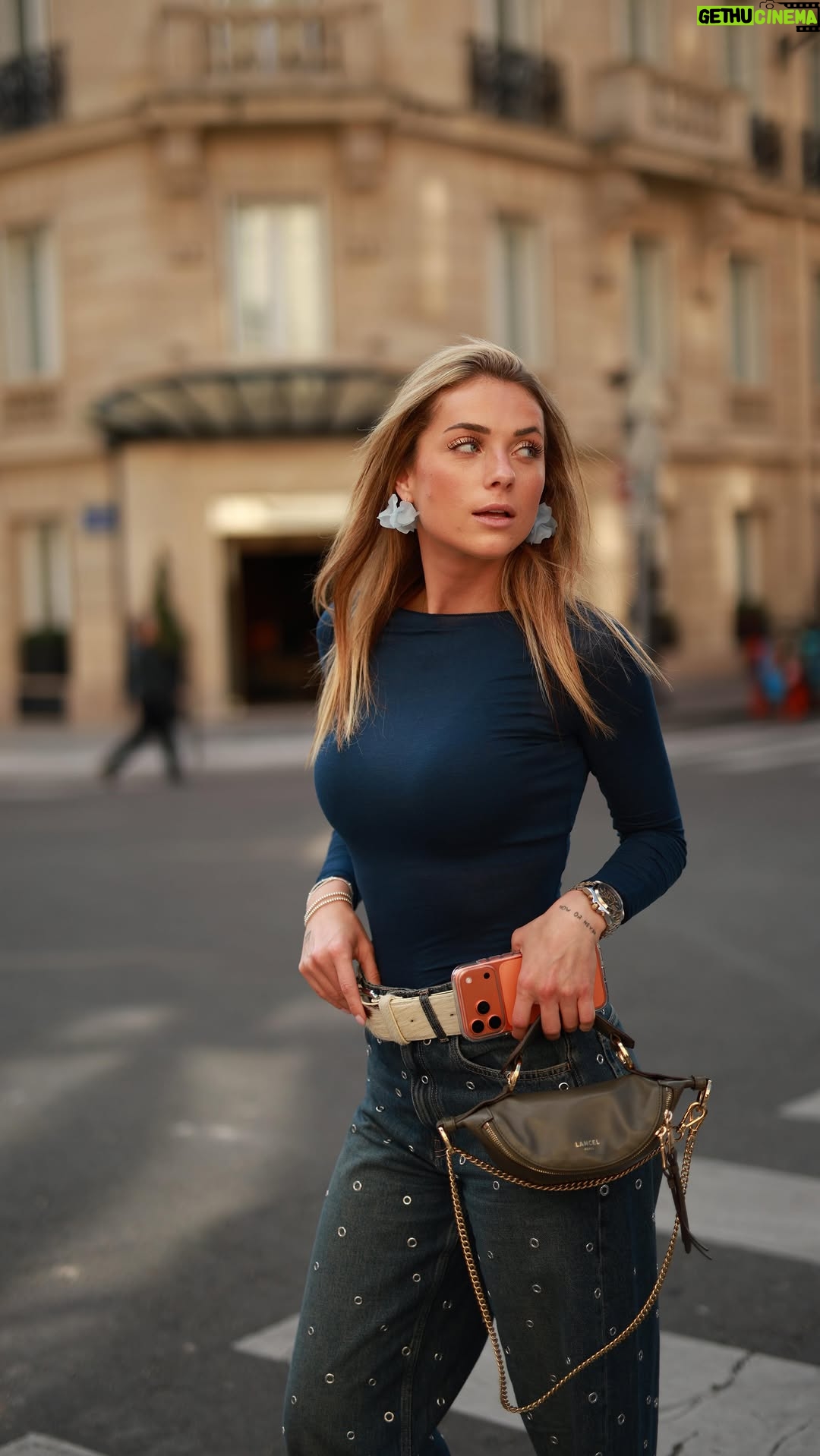 Charlotte Bobb - 76.9K Likes - Envoie cette vidéo à ton binôme de conneries 😭✅ @hugo_depercenaire j’en ris encore ptn 😂