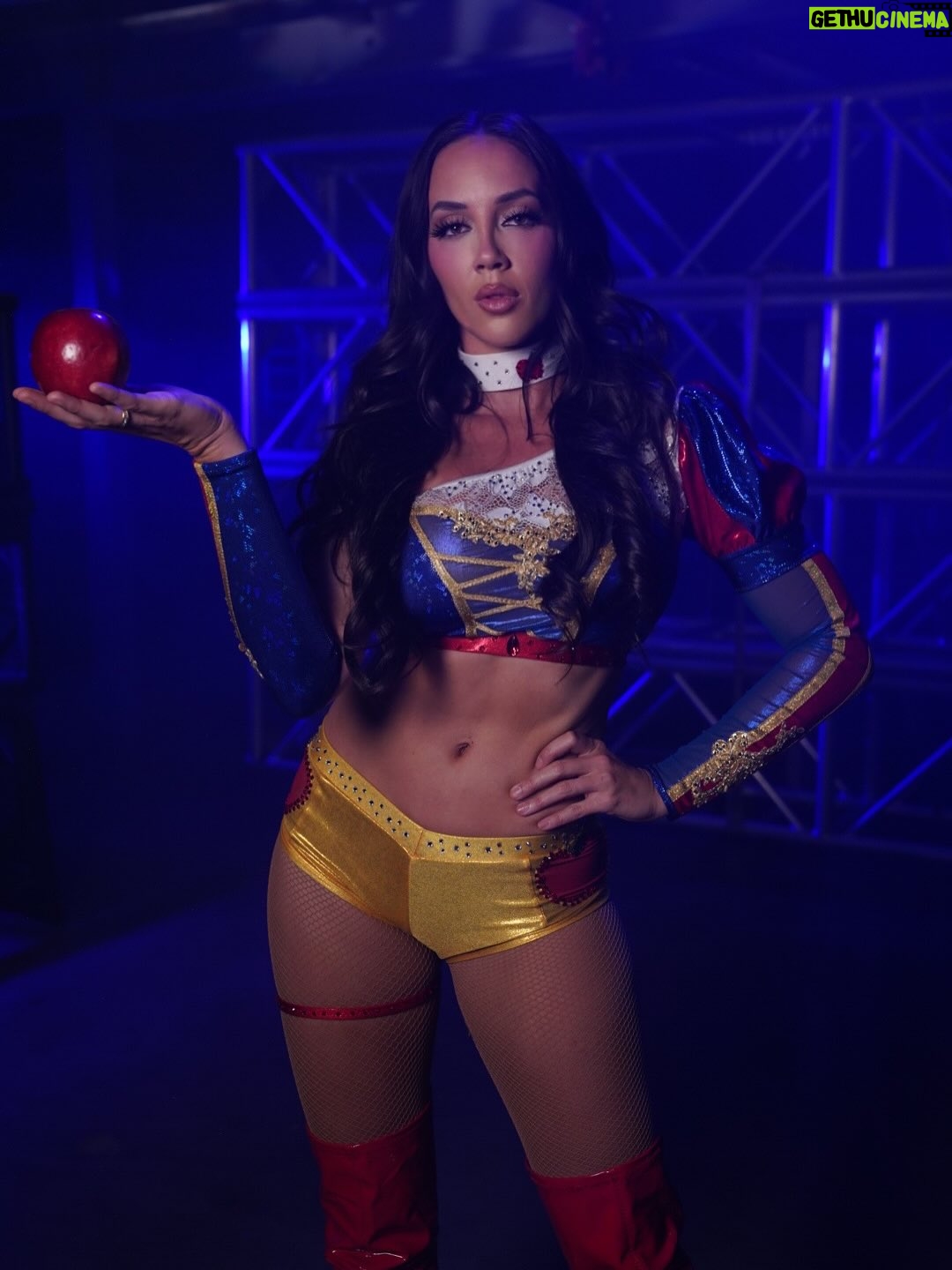 Chelsea Cardona - 52K Likes - some day my [championship] will come 
🍎🍎🍎🍎🍎🍎🍎

@themattycox