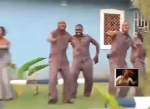 Chinyere Wilfred Instagram - Tb#over10yrs ago, am going bk to the studio 🏃‍♂️🏃‍♂️🏃‍♂️🏃‍♂️🏃‍♂️🏃‍♂️ tag my back up singer if you no her 🤣🤣🤣🤣