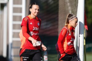 Christiane Endler Instagram - Semana de reencuentros, de emociones y de trabajo. 💪🏽 
Te quiero mi Chile ♥️ @adidascl #laroja #ligadenaciones #brasil2027