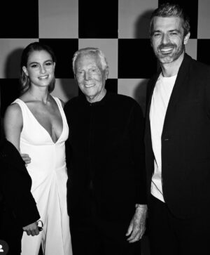 Cristina Marino Instagram - •RE GIORGIO•

In ogni occasione importante, c’eri tu, e la tua arte. 
Hai cambiato il modo in cui il mondo veste —
e anche il modo in cui molti di noi si sentono.
Con eleganza, visione e misura,
hai scritto la storia della moda e dello stile.
È stato un onore incrociare il tuo cammino.

Porterò con me il tuo segno, per sempre.
Grazie, Maestro. 
#GiorgioArmani #EleganzaEterna