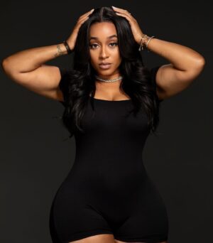 Crystal Hughes Instagram - You Gone Do What I Say…….🤫😏

Photography @q11photography 
Hair From: @m3_bundleboutique 
Hair stylists @hairbysablemarie