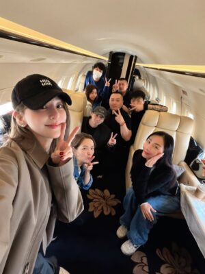 Cyndi Wang Instagram - 上班✈️
#王心凌 #CyndiWang