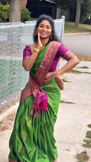 Cynthia Vinolin Instagram - Pottala Muttaiyae ❤️🥰😍

#cynthiavinolin #expression #dance #love #peace #happiness #cyndysdancestudio #canada🇨🇦 #toronoto