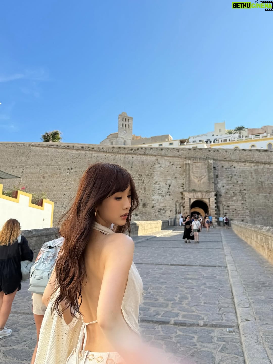 Dada Chan Ching - 18.1K Likes - Twilight in Dalt Vila.