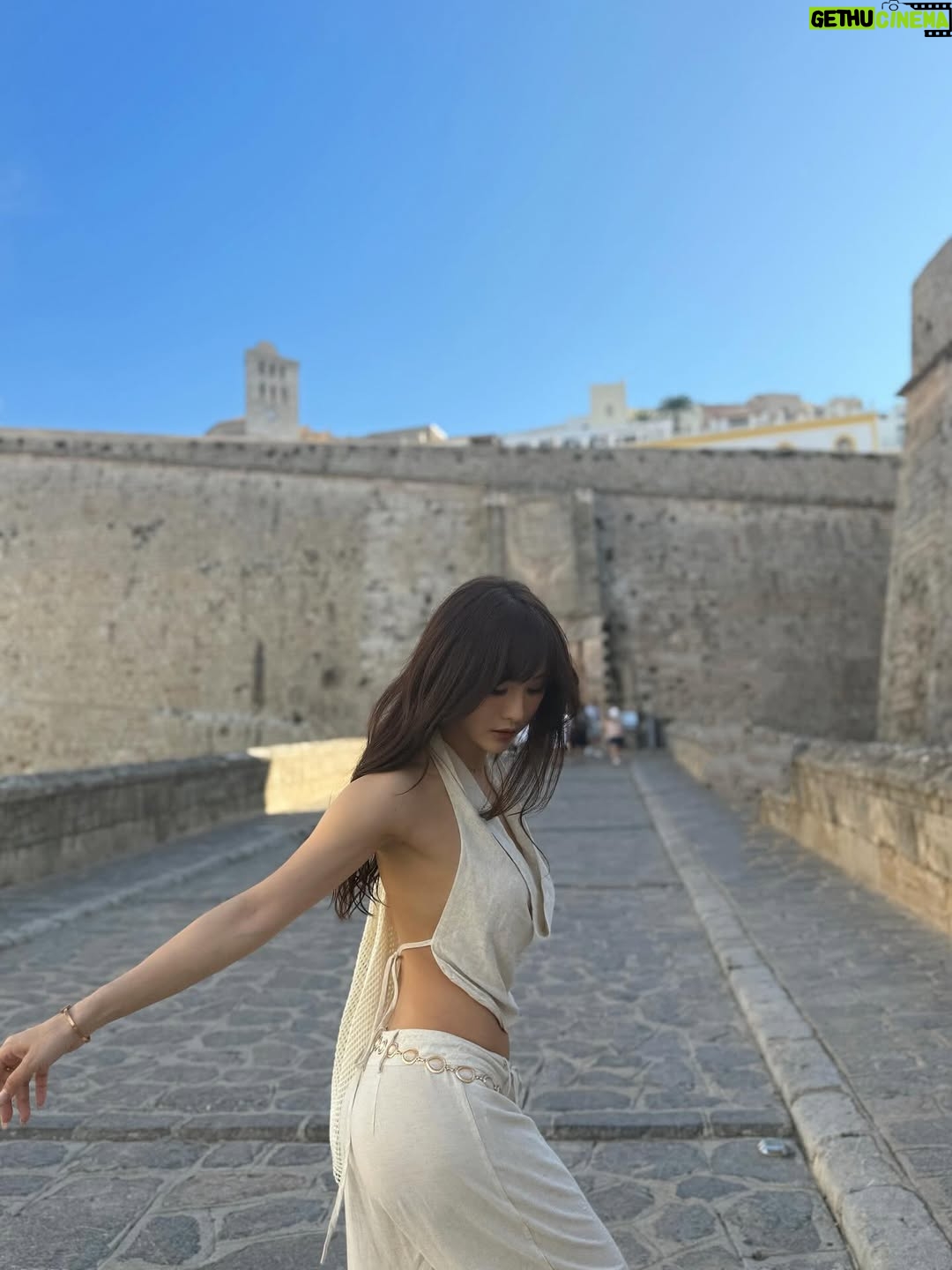 Dada Chan Ching - 18.1K Likes - Twilight in Dalt Vila.
