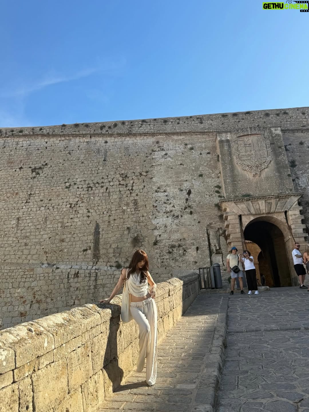 Dada Chan Ching - 18.1K Likes - Twilight in Dalt Vila.