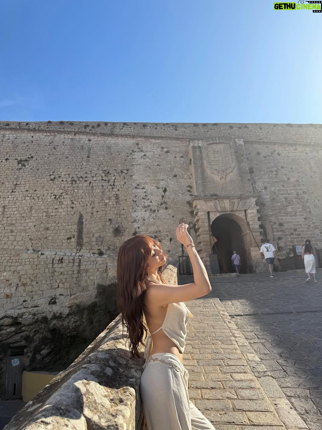 Dada Chan Ching - 18.1K Likes - Twilight in Dalt Vila.