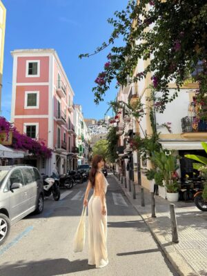 Dada Chan Ching Instagram - Ibiza, uettes and alleyways