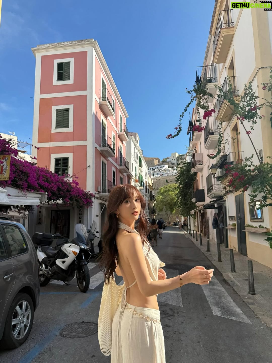 Dada Chan Ching - 16.4K Likes - Ibiza, uettes and alleyways