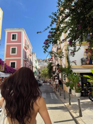Dada Chan Ching Instagram - Ibiza, uettes and alleyways