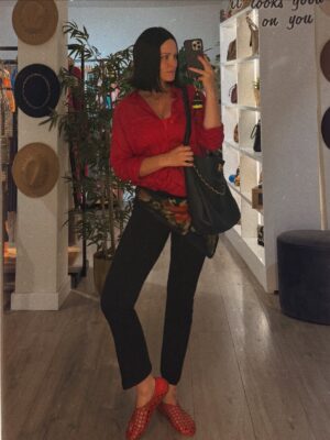 Dasha Astafieva Instagram - Перша за три з половиною💔
Фоток вперше, майже немає.
Спогадів мільйон.
На останній плачу, бо є дещо, що зрозуміють лиш українці.