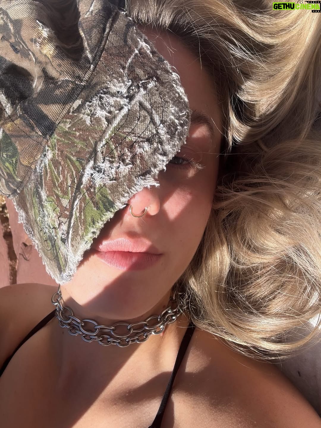 DeVore Ledridge - 6.2K Likes - twenty four :)!