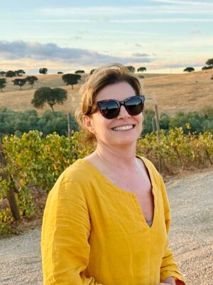 Débora Bloch Instagram - O descanso da guerreira.
Herdade da Malhadinha Nova, no Alentejo. Um lugar deslumbrante. Conforto, bom gosto, gentileza, simpatia, comida deliciosa, vinhos incríveis e paz. Obrigada @malhadinhanova, Rita e João, pela acolhida maravilhosa. Obrigada, @franciscaprpereira.
