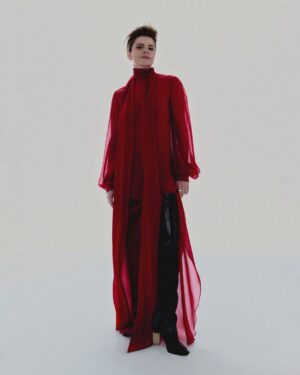 Débora Bloch Instagram - Para @elaoglobo

🥀 

Fotografia @BrunaCastanheira
Edição de moda @AntonioFrajado
Beleza @DanielHernandezDH
Produção de moda: @Luiza_Bichir e
@DudaZanettii
Assistente de beleza @RiccardoLeal
Assistentes de foto @BiaGarbieri e
@SteVillar
Produção executiva @KGrativol
Tratamento de imagem @ThiagoAuge
Coordenação criativa @EstelaPadilha 
Assessoria @FactoriaComunicacao @VanessaCardosoms
Entrevista @mdisitzer 
Obrigada @maricaruso