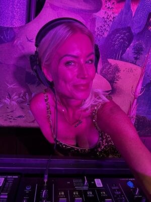 Denise Van Outen Instagram - To celebrate my album launch for ‘A Bit Of Me’ we had a private soirée @chottomattemcr
The venue is AMAZING!
Food 🍣 & cocktails 🍸 are to die for.
We were lucky enough to have a private viewing of the restaurant, terrace & bar area before it opened to the public.
I helped in the kitchen for fun with @jordansclare and jumped on the decks 🎧
Thank you so much @kurtzdesar
My dress is @nadinemerabi
Shoes @christianlouboutin
Photography @stephenfarrell1975 📸event organiser & agent @reformationmanagement (thank you 🫶🏼)
#chottomatte #manchester