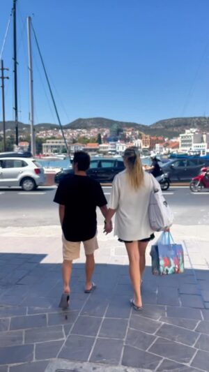 Derya Şensoy Instagram - 40 derece sıcakta hızlandırılmış Midilli turumuz ☀️♥️🧿 @yagizcankonyali @deryabaykal 🇬🇷🌿