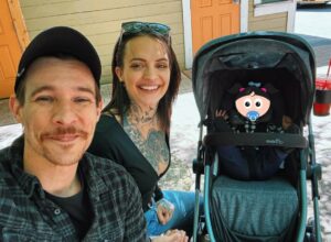 Dori Prange Instagram - “Let’s go to the zoo for our anniversary, Monday shouldn’t be too busy.”

Turns out it was “free day ” for two local counties. 😭🤦🏻‍♀️

We kept these smiles tho…despite hordes of rude people with mannerless children with no spacial awareness.