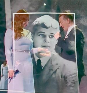Ekaterina Guseva Instagram - 130 лет Сергею Есенину ! Необыкновенно прекрасный концерт к юбилею Поэта, который состоялся в Государственном Кремлёвском Дворце, смотрите на 1 канале @1.kanal 5 октября в 19:00. Спасибо Сергею Безрукову за идею и её грандиозное воплощение! Это было незабываемо!!! #СергейЕсенин #СергейБезруков #ЕкатеринаГусева