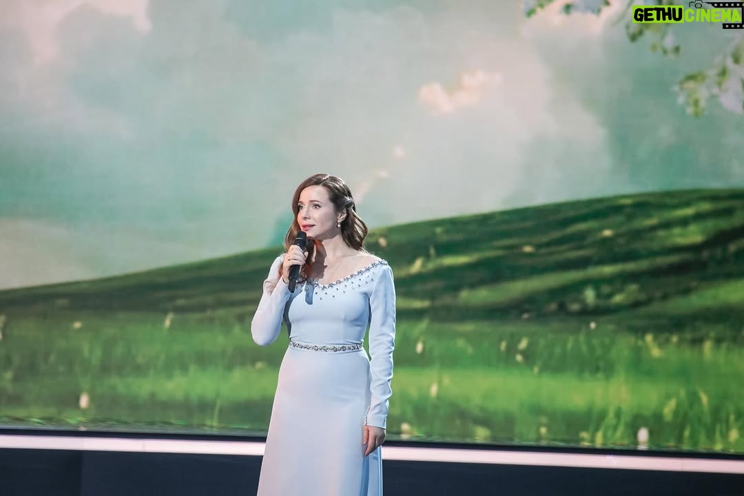 Ekaterina Guseva - 7K Likes - 130 лет Сергею Есенину ! Необыкновенно прекрасный концерт к юбилею Поэта, который состоялся в Государственном Кремлёвском Дворце, смотрите на 1 канале @1.kanal 5 октября в 19:00. Спасибо Сергею Безрукову за идею и её грандиозное воплощение! Это было незабываемо!!! #СергейЕсенин #СергейБезруков #ЕкатеринаГусева