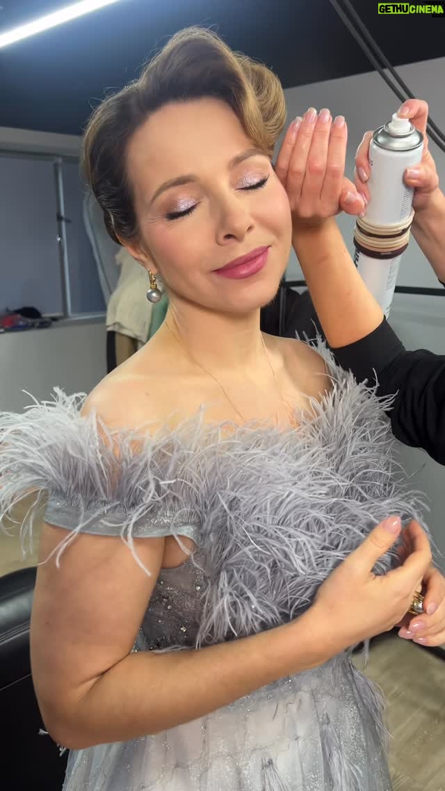 Ekaterina Guseva - 13.5K Likes - Немного закулисья программы #РомантикаРоманса, которой в этом году исполняется 25 лет! Оператор/визажист и голос за кадром - красота моя - Сара Шер @sara_sher212, стилист по волосам - Светлана 
@svetlyachchok,  поющие ведущие @oleshkoaleksandr и @_ekaterinaguseva_  и продюссер программы Эдуард Шваба! #ЕкатеринаГусева