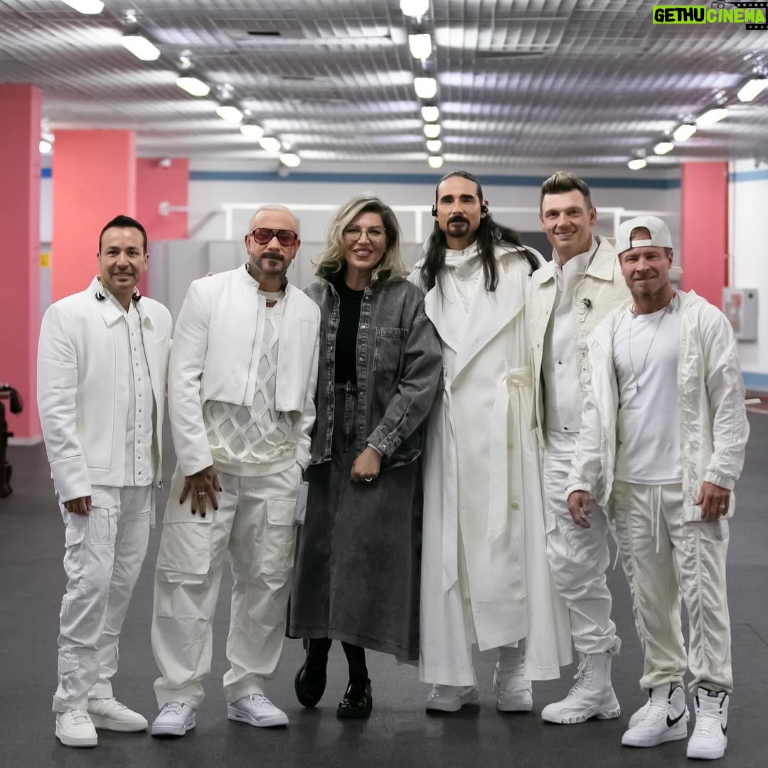 Ekaterina Skulkina - 23.6K Likes - Фантастическое перемещение во времени туда, где молодо-зелено, весело и наивно, беззаботно и волшебно!🤩 
@backstreetboys thank you very much for being there!🥰

Рахмет дорогим друзьям за приглашение, невероятное гостеприимство и заботу (а в Казахстане никогда и не было по-другому), драгоценное общение и неповторимые эмоции!
@daut.shaikhislamov ❤️
@malik_khassenov ❤️
@astanaconcert.kz ❤️

Foto by @anasta.kaz ✨