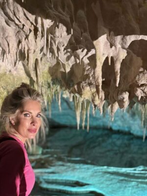 Eleni Menegaki Instagram - Δεν μετράω πλέον χρόνια , μετράω στιγμές ! Με ευγνωμοσύνη για όσα έζησα και προσμονή για  όσα έρχονται ! 🎂

Υ.γ  Εμείς γιορτάζουμε ταξιδεύοντας στην Ήπειρο, εδώ ειμαστε στα Τζουμέρκα !