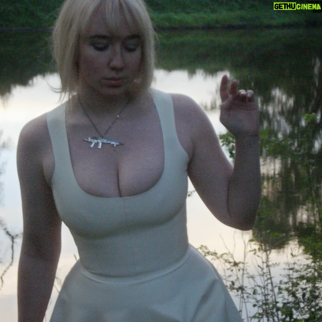 Elita Harkov - 57.7K Likes - Grateful for you and everything under the sun on this birthday
Love, Elita
