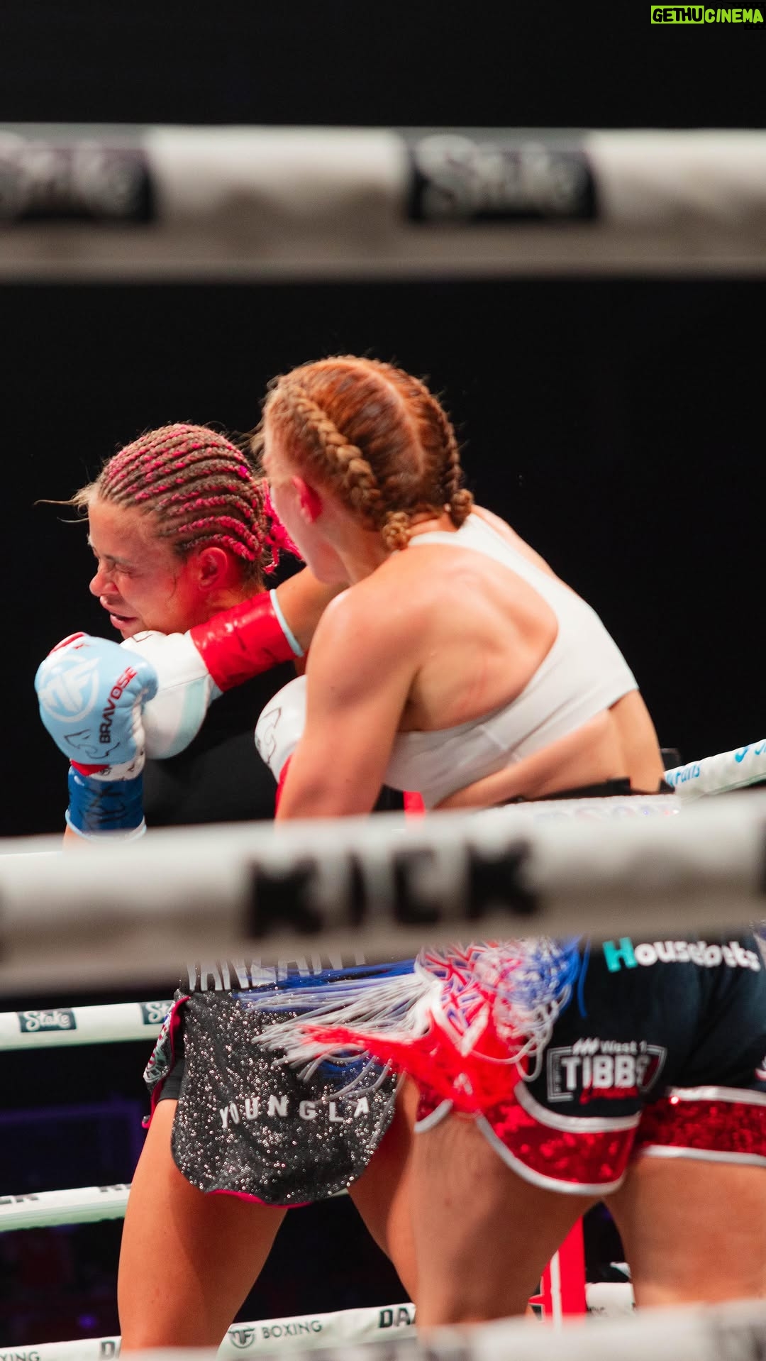 Elle Brooke - 119.6K Likes - Can you see where the power comes from? 🥊