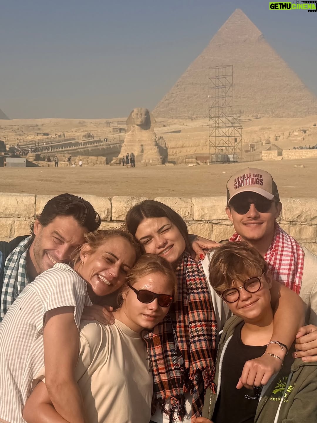 Élodie Gossuin - 31.5K Likes - C’était notre rêve à 2 … 
Devenu notre rêve à 6 … 
On a attendu que nos 4 aventuriers rêvent de pharaons et de  pyramides 🤩

Des années à en rêver, en parler, imaginer . Et c’est encore plus fort que ça. Merci l’Égypte, on se sent si petits et si grands à la fois grâce à toi 𓋹

Merci @autourdesduneshurghada pour l’orga et le guide de rêve 
#CollaborationCommerciale