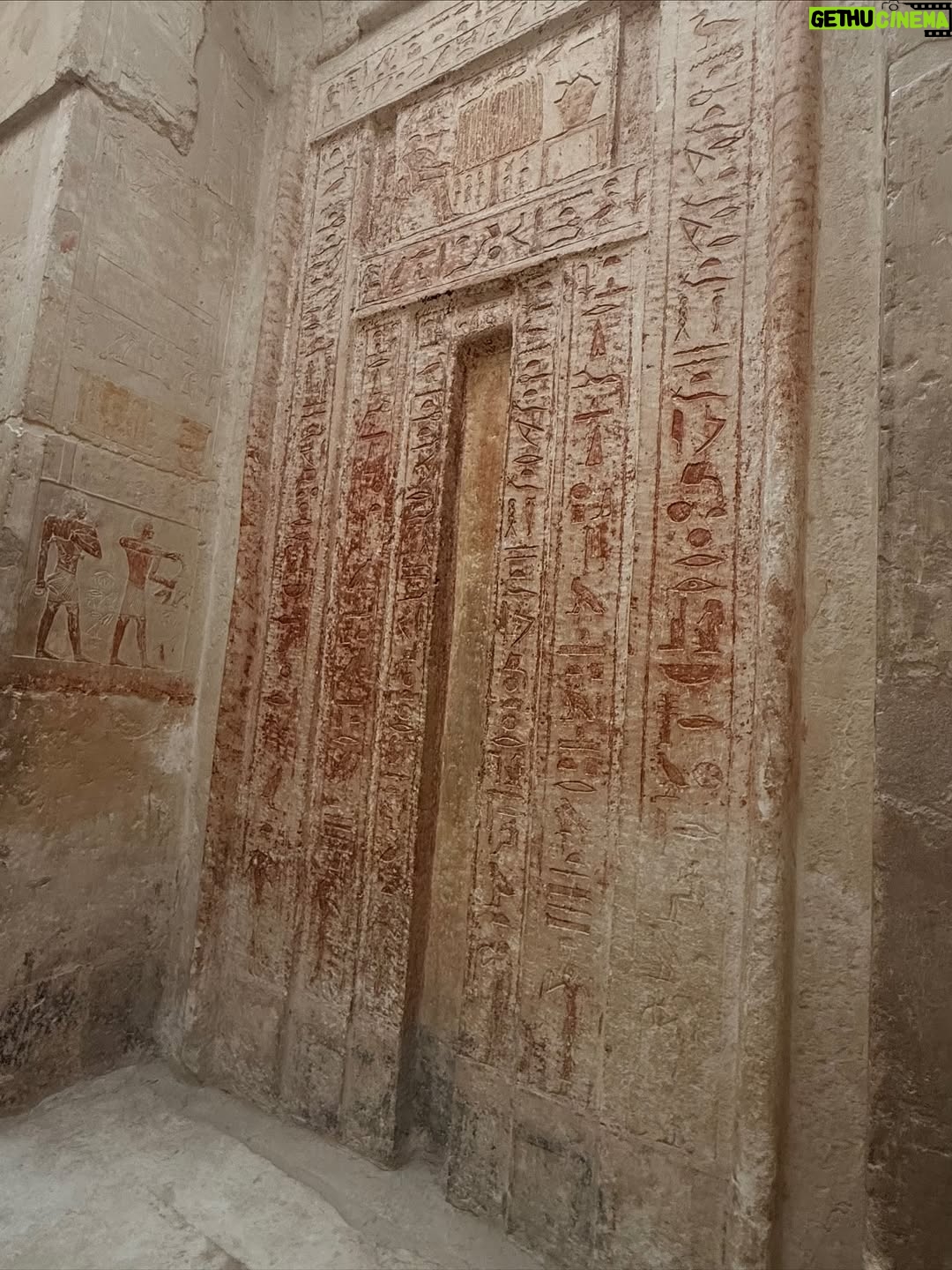 Élodie Gossuin - 31.5K Likes - C’était notre rêve à 2 … 
Devenu notre rêve à 6 … 
On a attendu que nos 4 aventuriers rêvent de pharaons et de  pyramides 🤩

Des années à en rêver, en parler, imaginer . Et c’est encore plus fort que ça. Merci l’Égypte, on se sent si petits et si grands à la fois grâce à toi 𓋹

Merci @autourdesduneshurghada pour l’orga et le guide de rêve 
#CollaborationCommerciale