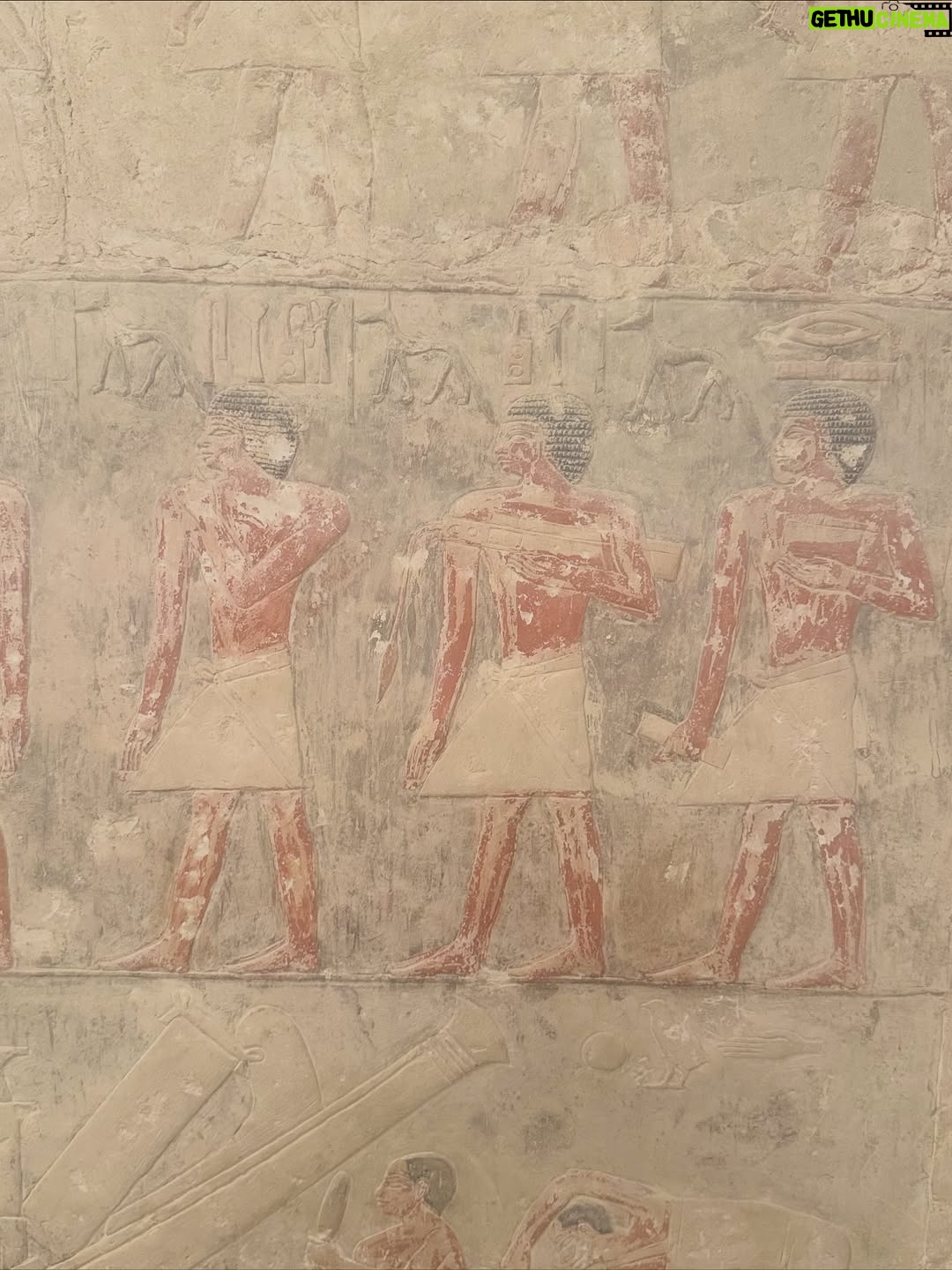 Élodie Gossuin - 31.5K Likes - C’était notre rêve à 2 … 
Devenu notre rêve à 6 … 
On a attendu que nos 4 aventuriers rêvent de pharaons et de  pyramides 🤩

Des années à en rêver, en parler, imaginer . Et c’est encore plus fort que ça. Merci l’Égypte, on se sent si petits et si grands à la fois grâce à toi 𓋹

Merci @autourdesduneshurghada pour l’orga et le guide de rêve 
#CollaborationCommerciale