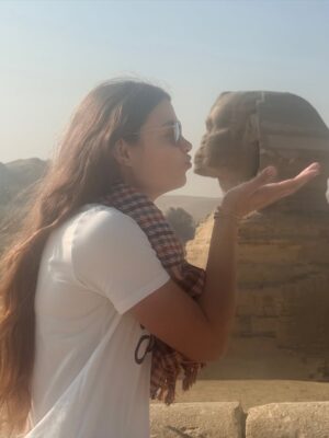 Élodie Gossuin Instagram - ( Avec mes ) Merveilles du Monde ♾️𓄂𓆃

Être là et pleurer d’émotions 
Merci pour les meilleures adresses, vues de ouf & orga de rêve @autourdesduneshurghada 

#FamilyTrip #EgyptianDream 
Réf Claude François obligée 🎶

#CollaborationCommerciale
