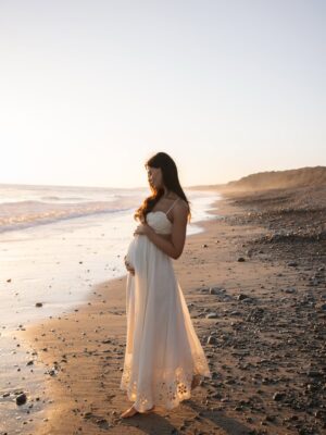 Emily Canham Instagram - I’m quite simply over the moon to share that we have a baby on the way 🥹😌😌 I’ve never been more excited for a chapter in my life. Family means so much to me and I still can’t believe I get to start one of my own with my fiancé(!!). Feeling overwhelmingly grateful and honestly just crazy excited to be a mom🥹🥹
📷 @jkinphotos
Dress @zimmermann