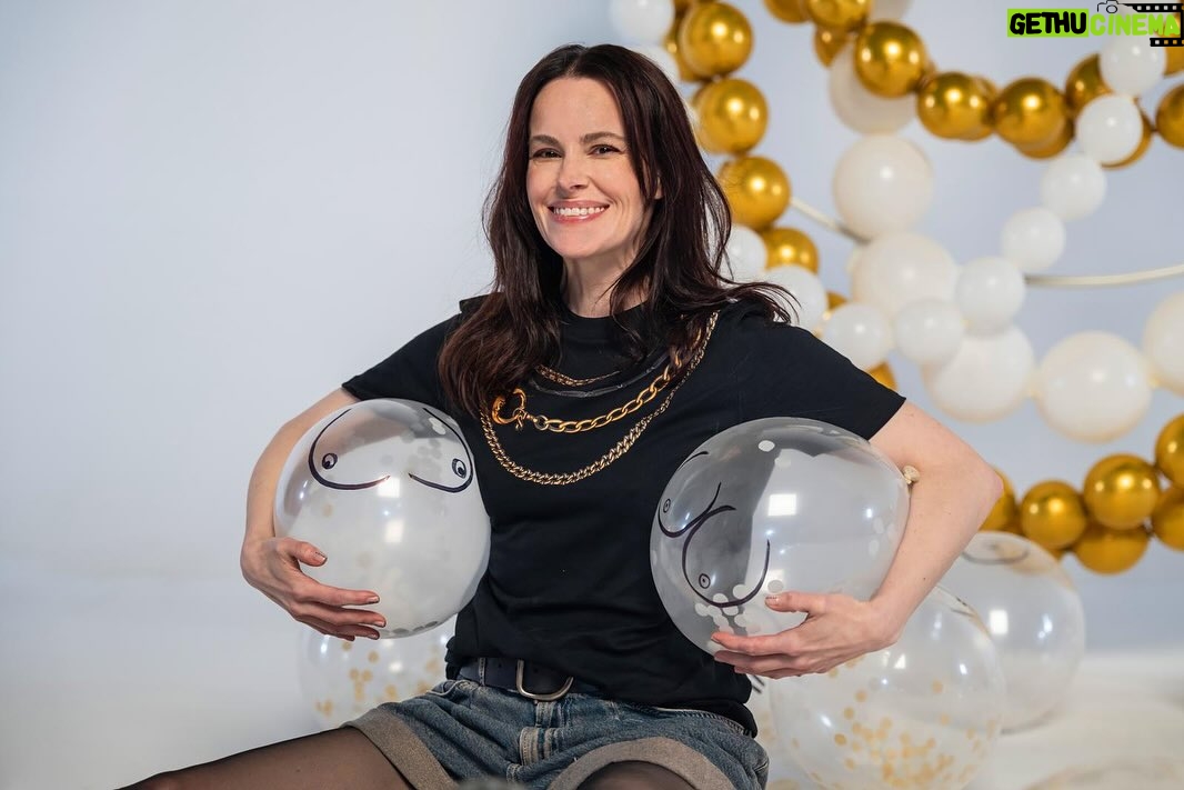 Emily Hampshire - 12.6K Likes - Cancer Sucks - go buy one of these t-shirts —link in @what_the_trunk_jewels bio (scroll to read her story) 100% profits go directly to @mycancermychoices  Also, these photos are by the brilliant @dennydenn ❤️ 📸