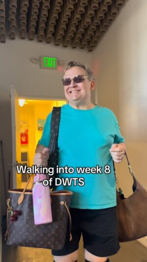 Emma Slater Instagram - Walking into rehearsal this morning after an elimination #DWTS @richtercommaandy